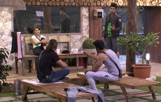 Aftershocks of Superheroes Vs. Supervillains in the Bigg Boss house!